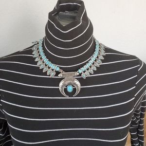 Turquoise western style necklace